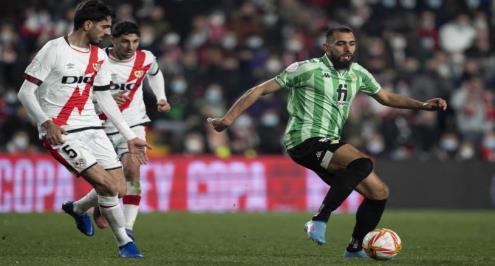 بيتيس يتخطى فاييكانو ويواجه فالنسيا في نهائي كأس ملك إسبانيا